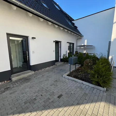 Moderne Wohnung Karlsruhe Neureut, Fussbodenheizung - Regendusche - Waschmaschine - Stellplatz Buitenkant foto