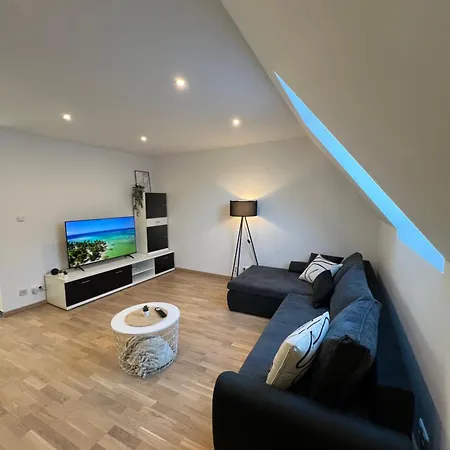 Moderne Wohnung Karlsruhe Neureut, Fussbodenheizung - Regendusche - Waschmaschine - Stellplatz Buitenkant foto
