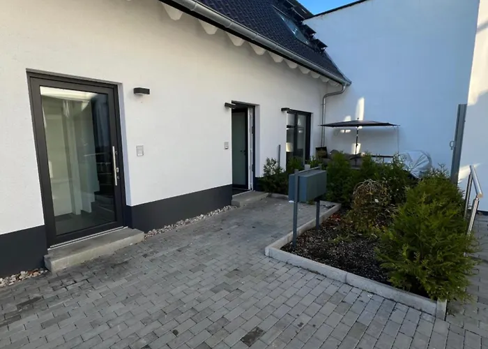 Moderne Wohnung Karlsruhe Neureut, Fussbodenheizung - Regendusche - Waschmaschine - Stellplatz
