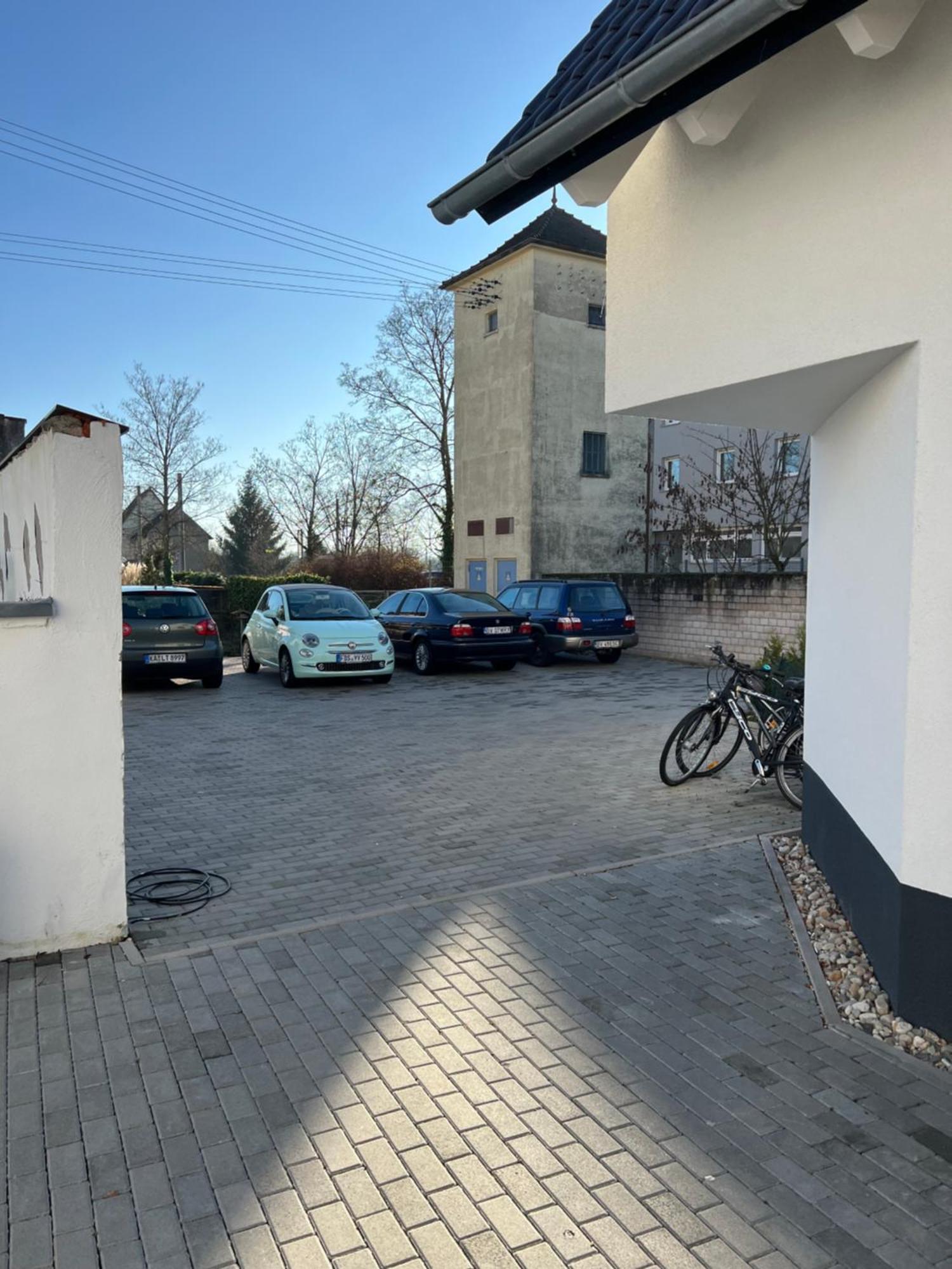 Apartament Moderne Neureut, Fussbodenheizung - Regendusche - Waschmaschine - Stellplatz *